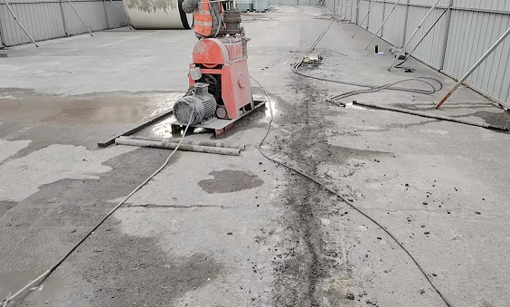 地基下沉注浆加固需要开挖吗？